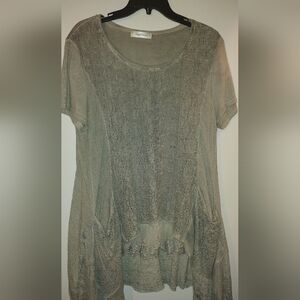 Simply Couture Textured Gray Tunic Top